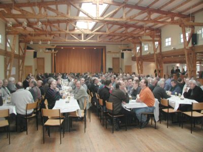 Bigger Schützenbrüder in ihrer "neuen" Längshalle 